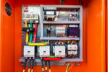 Станция компрессорная электрическая с частотным регулированием ЗИФ-СВЭ-23/1,0 ШМЧ